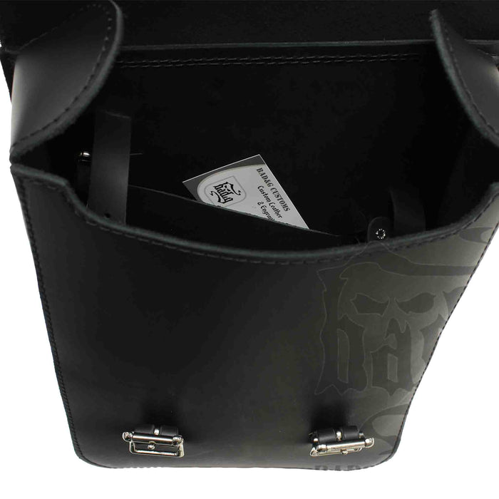 Upgrade your Harley-Davidson® Softail with the SHL04 Left Side Swingarm Solo Bag. Hand crafted in USA with premium leather and top quality hardware. Designed to fit all Pre-2017 Harley-Davidson® Softail models*. Durable and stylish, it features easy installation and it's the perfect fit for your motorcycle.