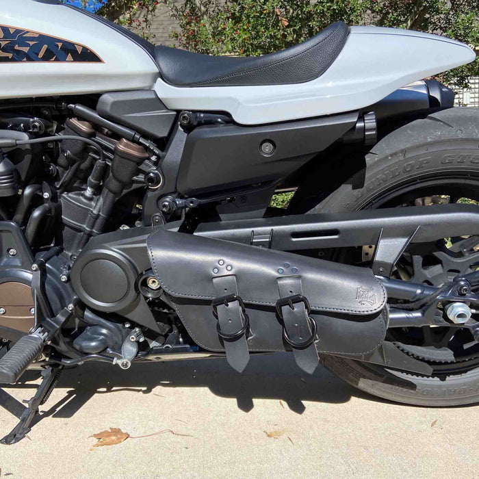 Upgrade your Harley-Davidson® Sportster S with the SL06 Left Side Solo Bag. Hand crafted in USA with premium leather and top quality hardware. Durable and stylish, it's the perfect fit for your motorcycle.