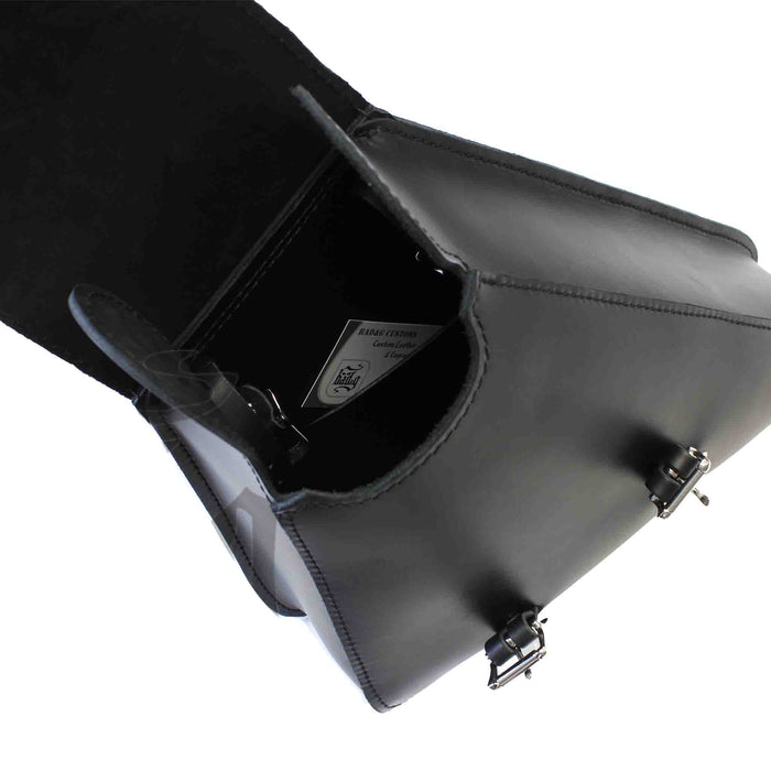 Upgrade your Harley-Davidson® V-Rod® with the VRL03 V-Rod® Left Side Solo Bag. Hand crafted in USA with premium leather and top quality hardware. Durable and stylish, it's the perfect fit for your motorcycle.