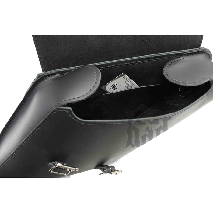 Upgrade your Harley-Davidson® Dyna with the DR05 Dyna Right Side Solo Bag. Hand crafted in USA with premium leather and top quality hardware. Durable and stylish, it's the perfect fit for your motorcycle.