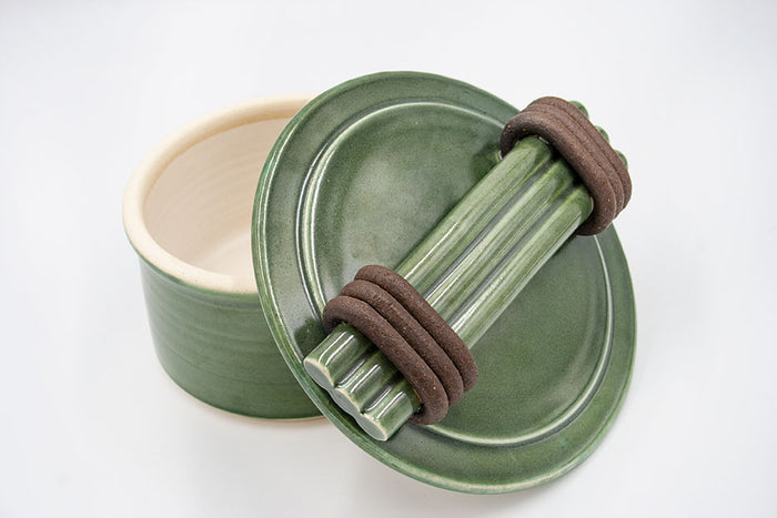 Jan Schachter: Covered Pot